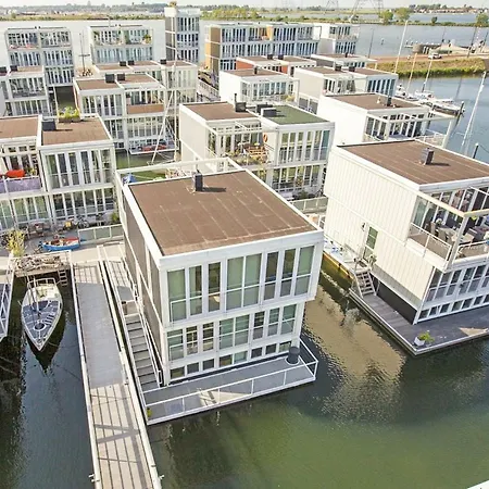 Watervilla - Amazing Floating Experience